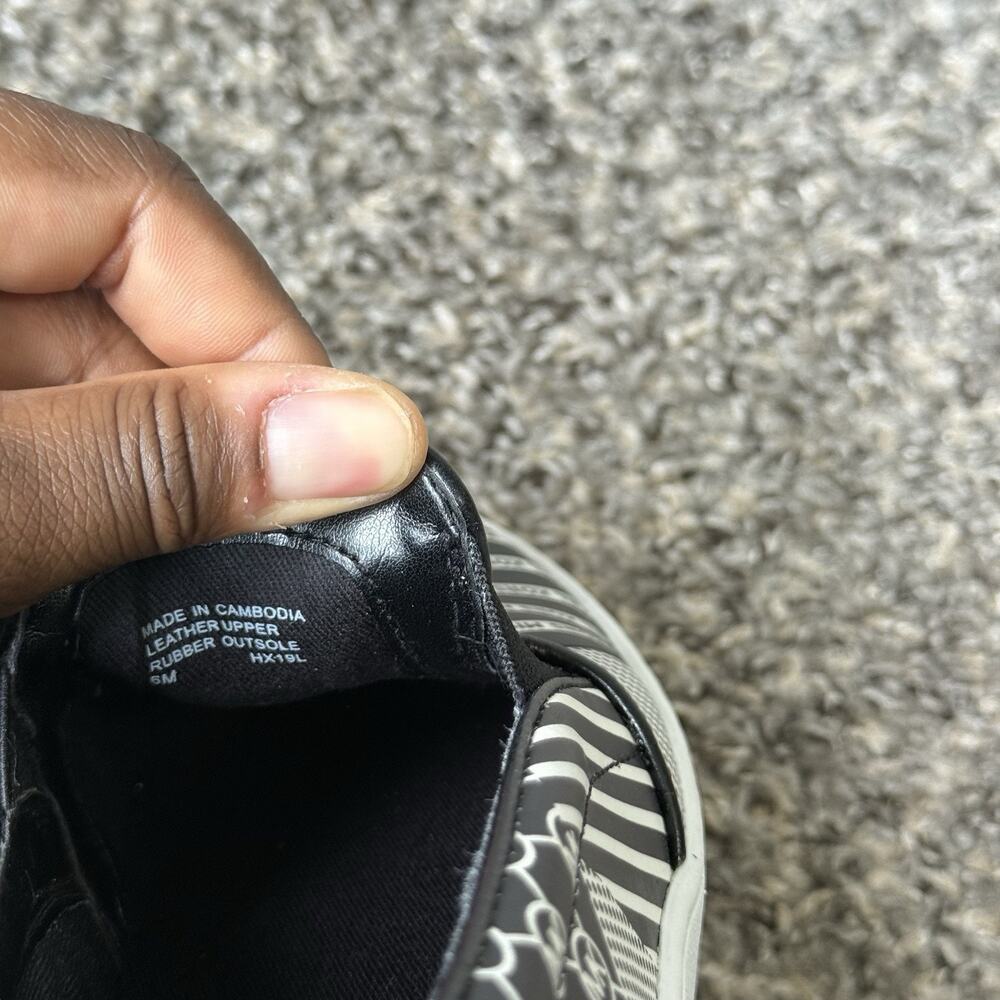 Michael Kors Slip-On Keaton Leather Sneakers Shoe Black White Logo Size 6 New - Picture 9 of 10